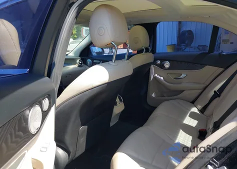 2015 Mercedes-Benz C 300 4Matic из США, поврежденный, VIN 55SWF4KBXFU063372